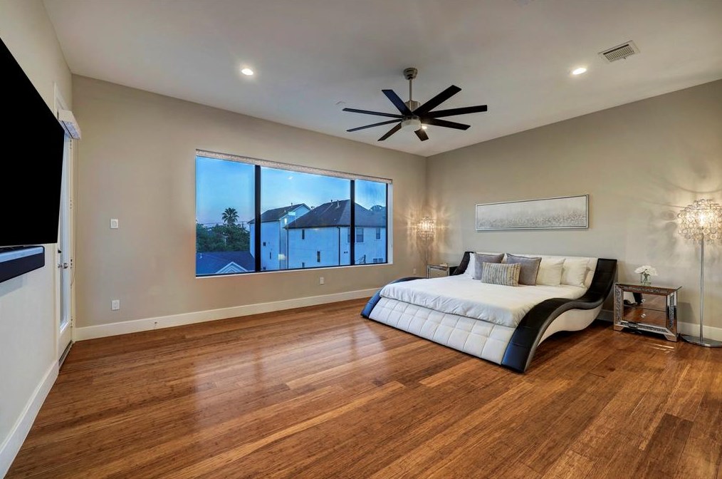 1411 Hickory St, Houston TX  77007-7733 exterior