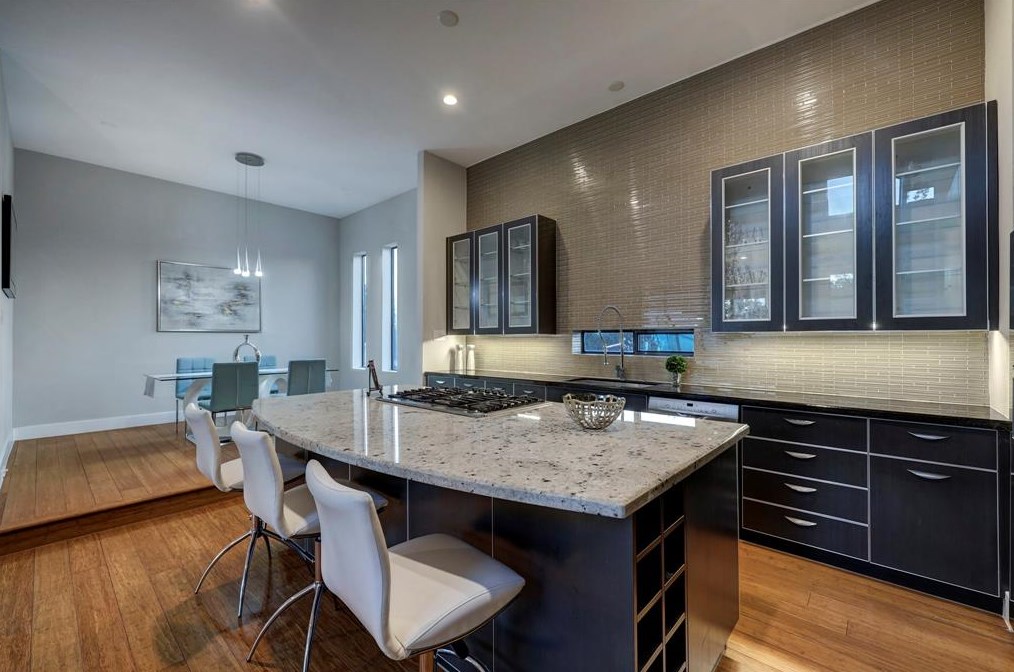 1411 Hickory St, Houston TX  77007-7733 exterior