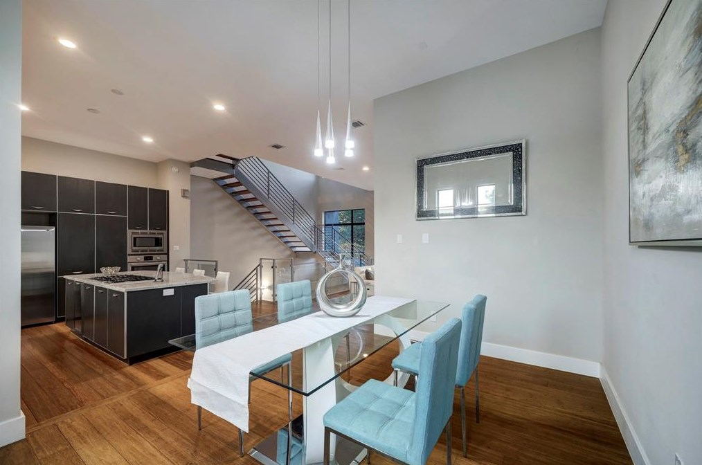 1411 Hickory St, Houston TX  77007-7733 exterior