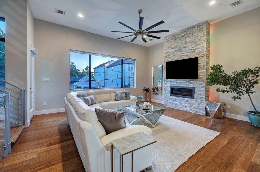 1411 Hickory St, Houston TX  77007-7733 exterior