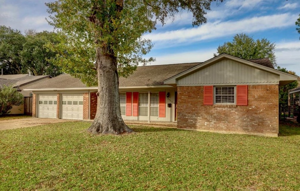 4734 Kingfisher Dr, Houston TX  77035-4920 exterior