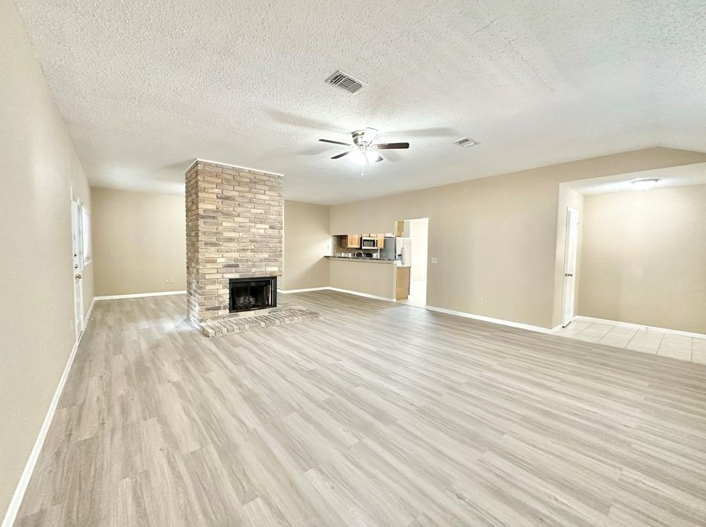 34 Quiet Peace Pl, Spring TX  77381-3233 exterior