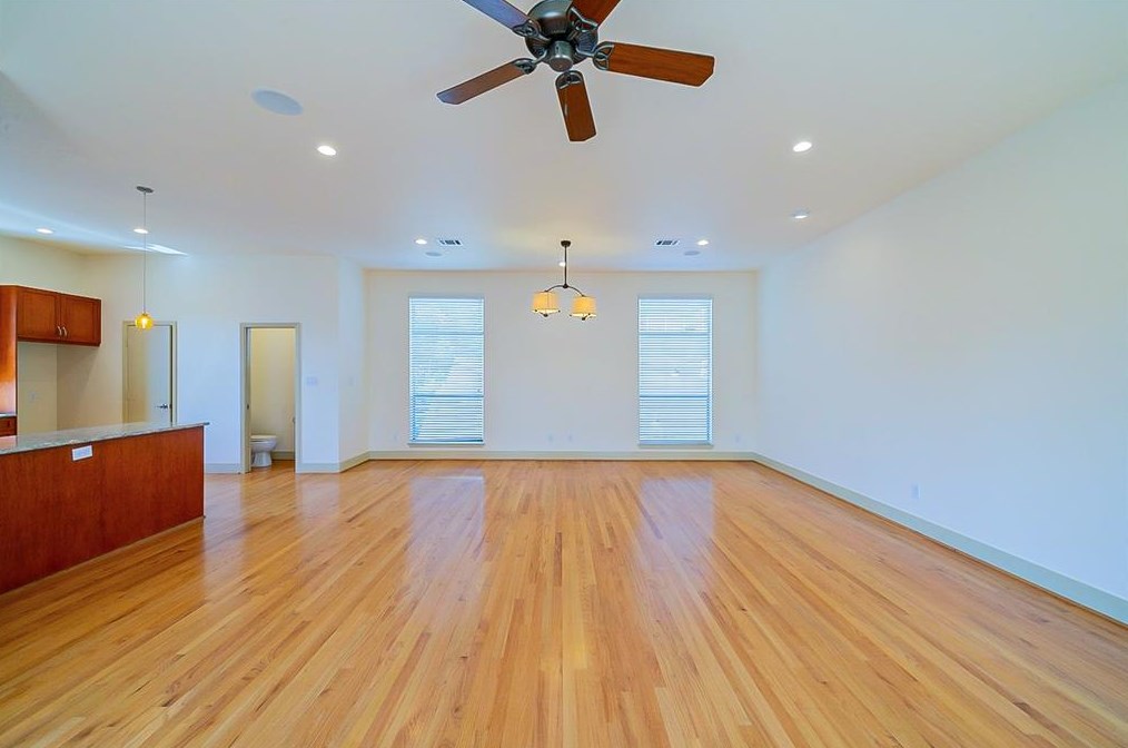 5624 Darling St, Houston TX  77007-1828 exterior