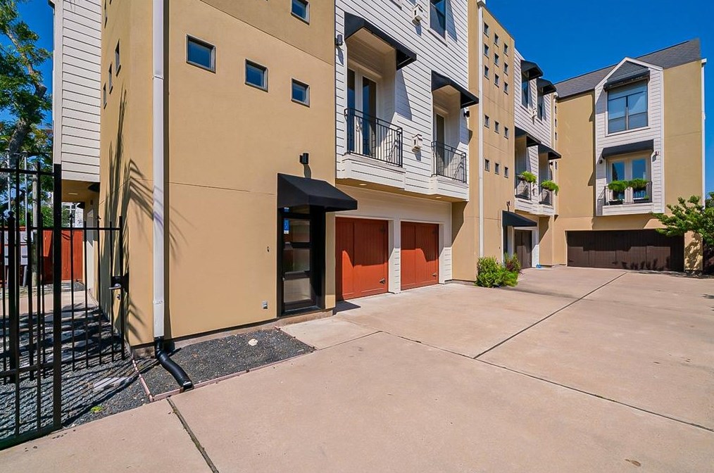 5624 Darling St, Houston TX  77007-1828 exterior