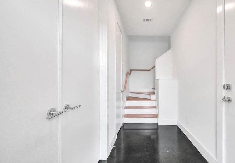 2384 Commerce St, Houston TX  77003-1537 exterior