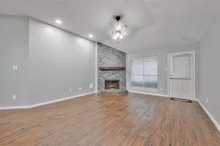 16310 Blossomwood Ln, Sugar Land, TX 77498 - Photo 13