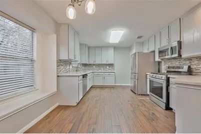 16310 Blossomwood Lane, Sugar Land, TX 77498 - Photo 17