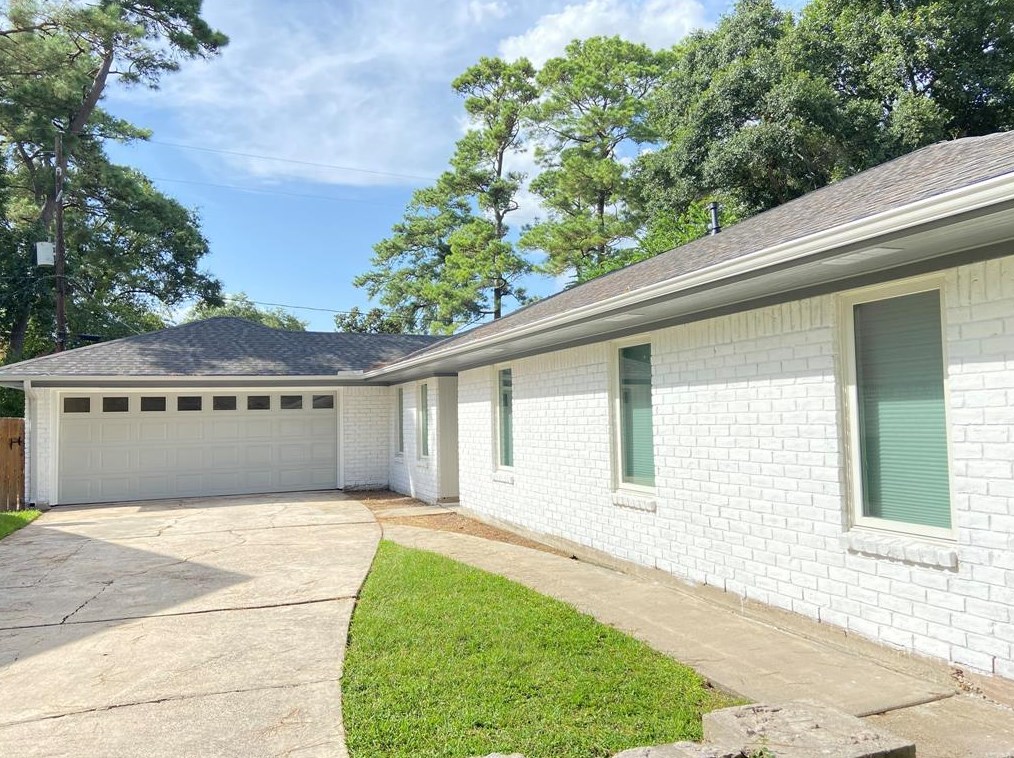 210 Leaflet Ln, Spring TX  77388-5958 exterior