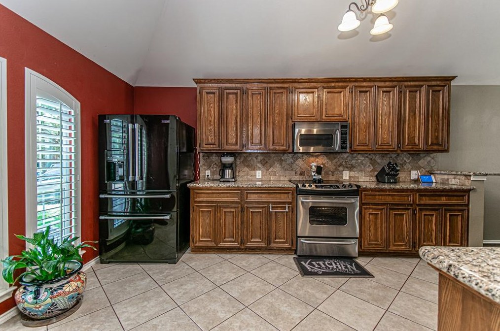 15815 Azalea Shr Ct, Houston TX  77044-1161 exterior
