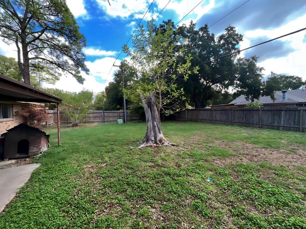 7403 Shady Arbor Ln, Houston TX  77040-4208 exterior