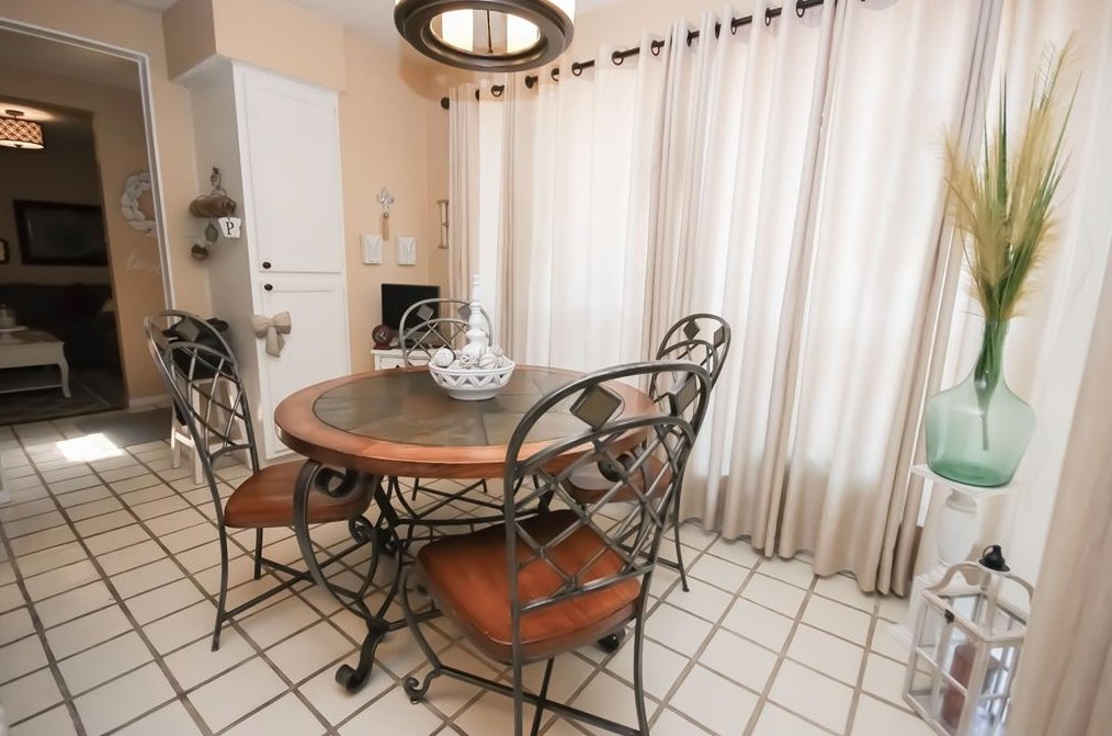 16810 Finewood Way, Houston TX  77058-2225 exterior