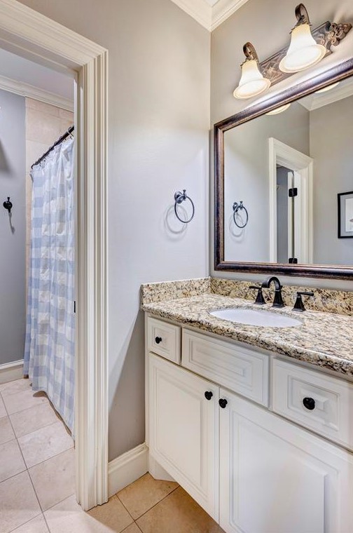 6219 Ella Lee Ln, Houston TX  77019-6310 exterior