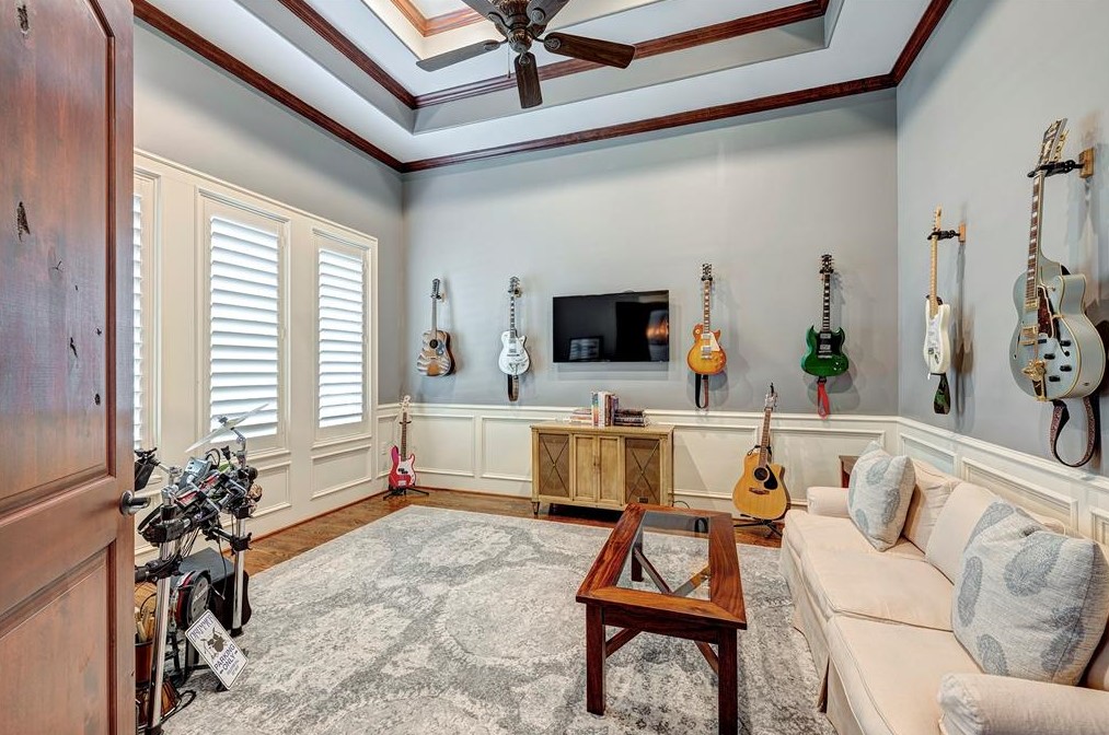 6219 Ella Lee Ln, Houston TX  77019-6310 exterior