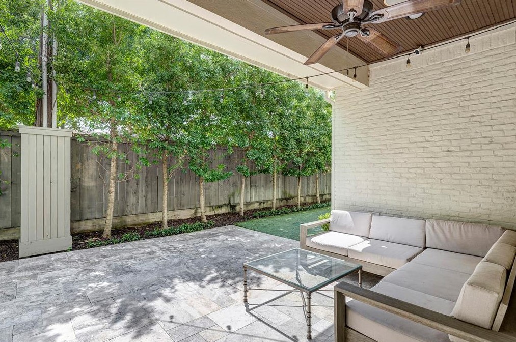 6219 Ella Lee Ln, Houston TX  77019-6310 exterior