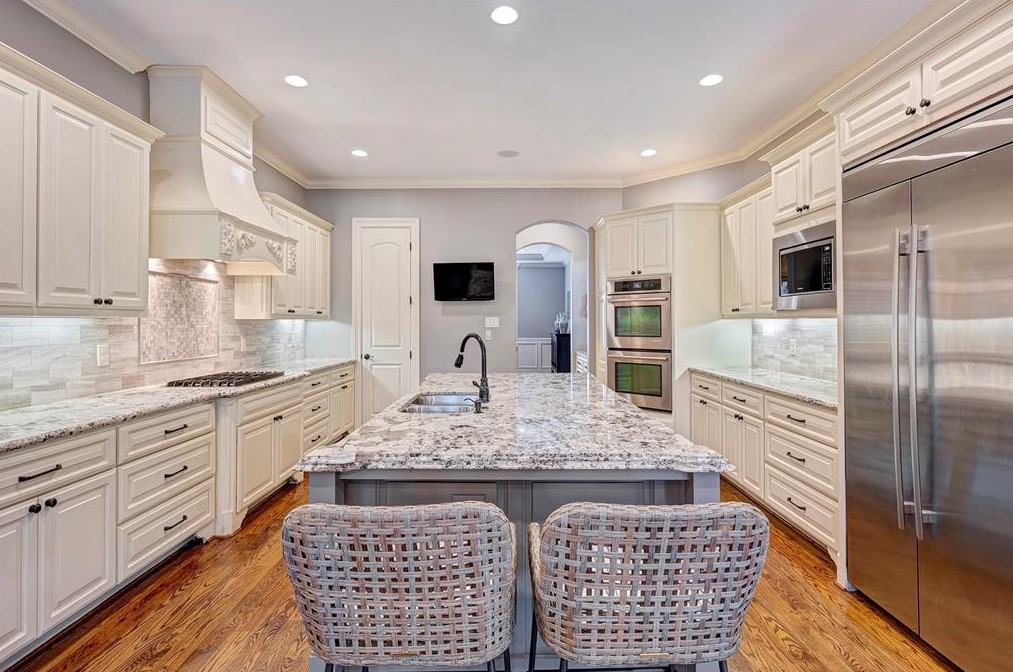 6219 Ella Lee Ln, Houston TX  77019-6310 exterior
