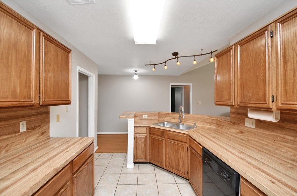 9107 Rippling Fld Dr, Houston TX  77064-4840 exterior