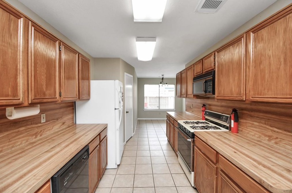 9107 Rippling Fld Dr, Houston TX  77064-4840 exterior