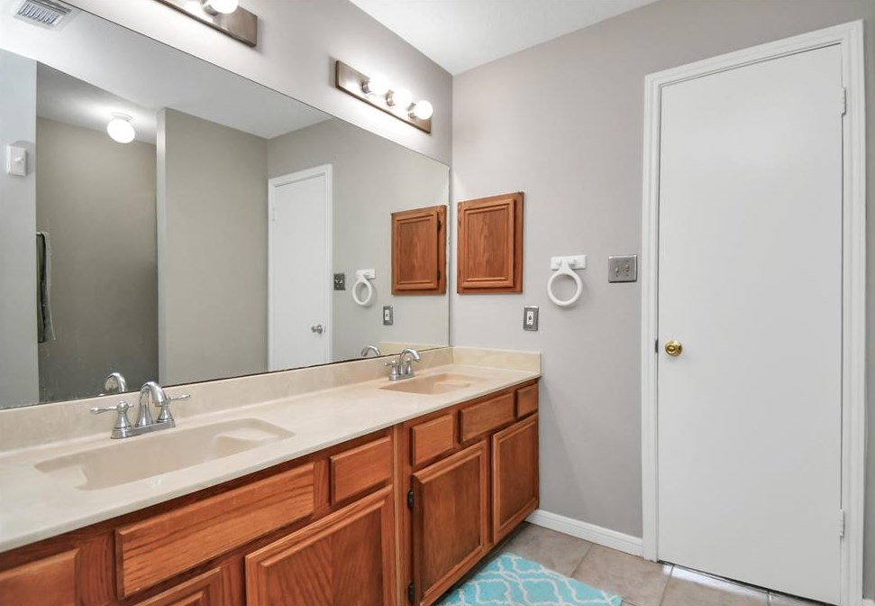 9107 Rippling Fld Dr, Houston TX  77064-4840 exterior