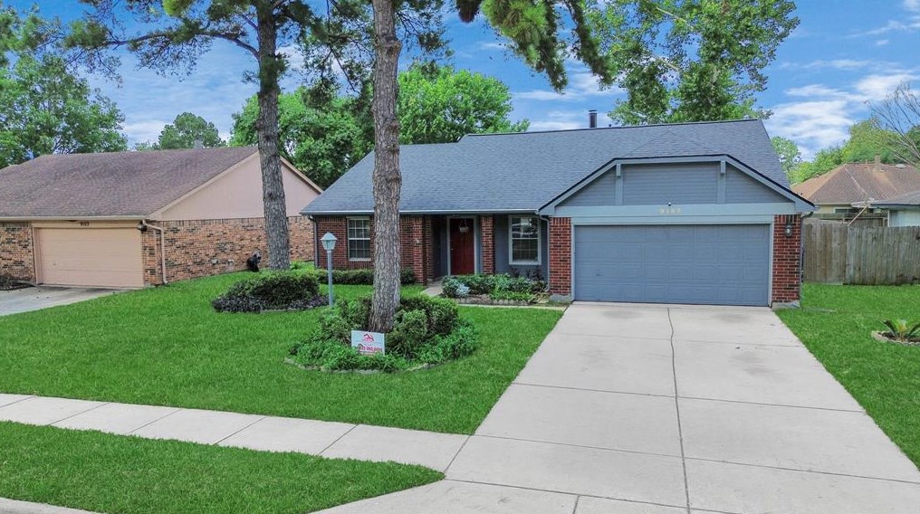 9107 Rippling Fields Dr, Houston TX  77064-4858 exterior