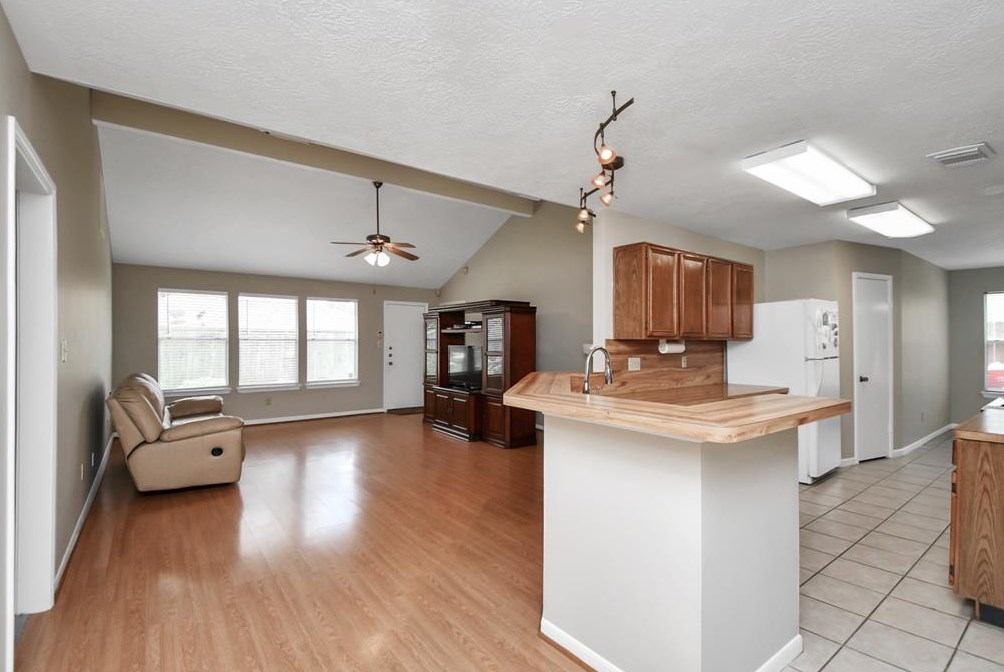 9107 Rippling Fld Dr, Houston TX  77064-4840 exterior
