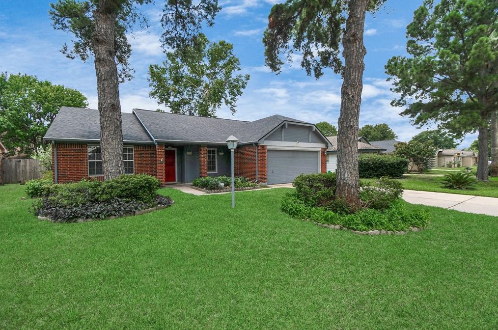 9107 Rippling Fld Dr, Houston TX  77064-4840 exterior