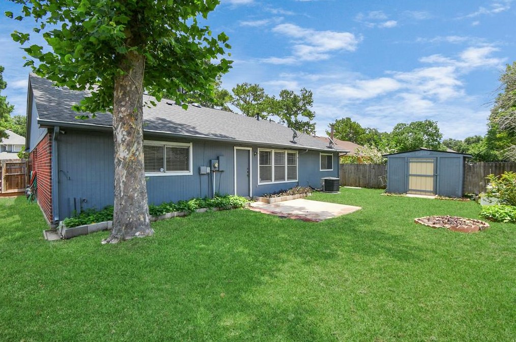 9107 Rippling Fld Dr, Houston TX  77064-4840 exterior