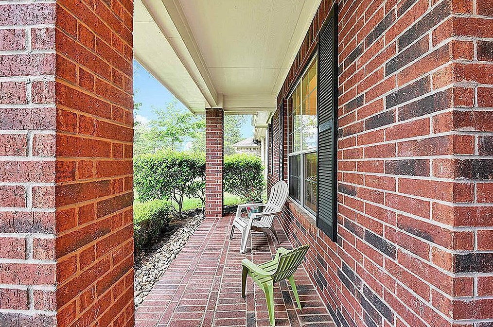 6 Queenscliff Cir, Spring TX  77382-1771 exterior