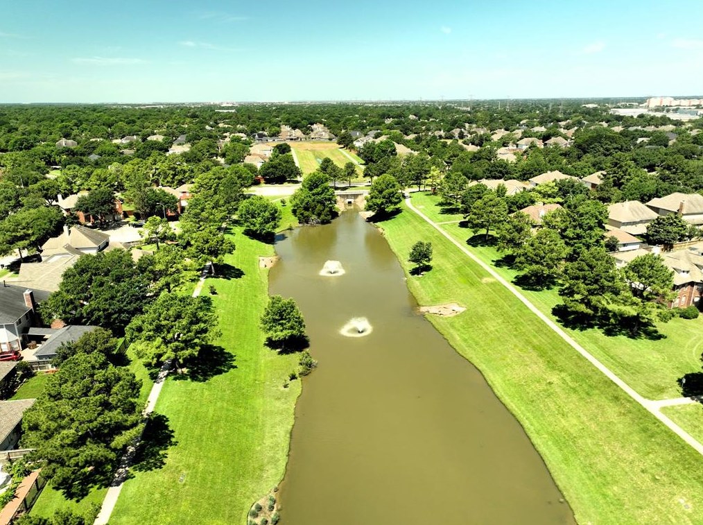 8918 Tarpon Spg Ln, Houston TX  77095-2264 exterior