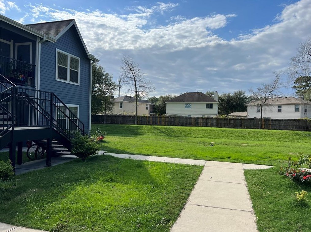 22921-C Birnam Wood Blvd, Spring TX  77373-6805 exterior