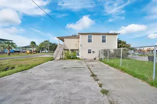 160 Darden, Anahuac, TX 77514 - Photo 7