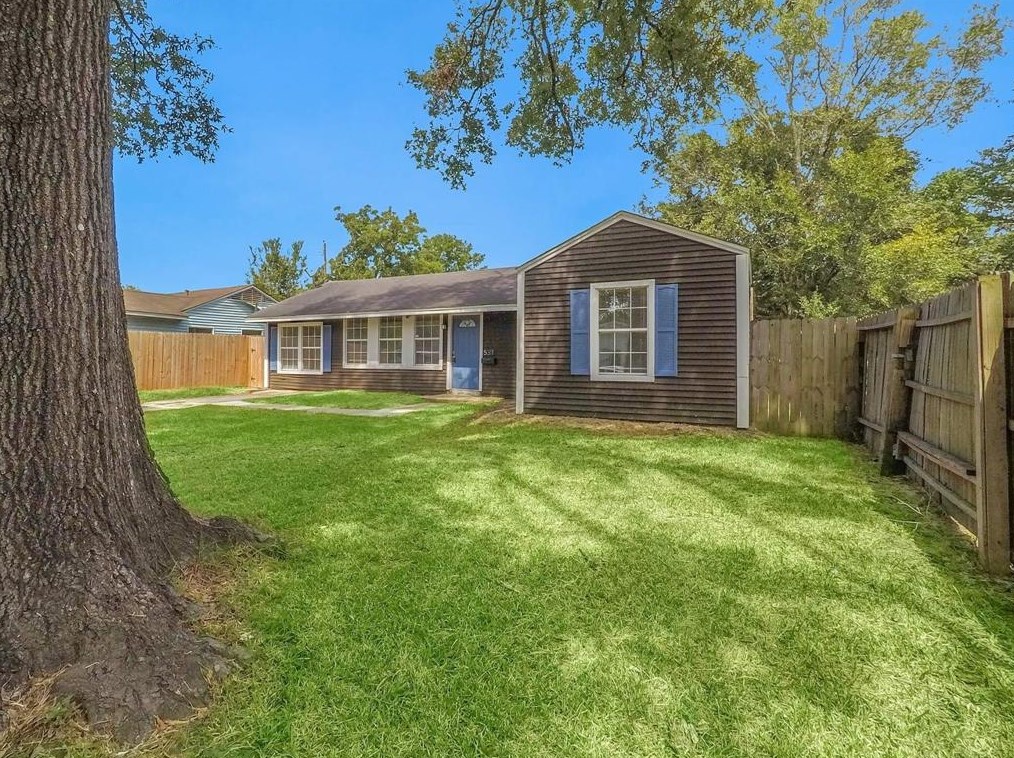 5311 Dewberry St, Houston TX  77021-3744 exterior