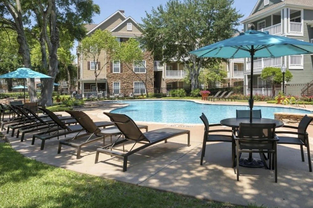 1415 Eldridge Pkwy, Houston TX  77077-1634 exterior