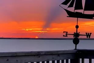 247 Isles End Rd, Tiki Island, TX 77554 - Photo 45