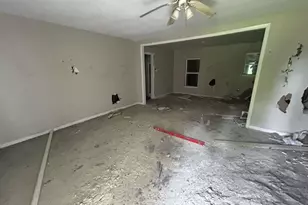 2110 Leight St, Beaumont, TX 77703 - Photo 5