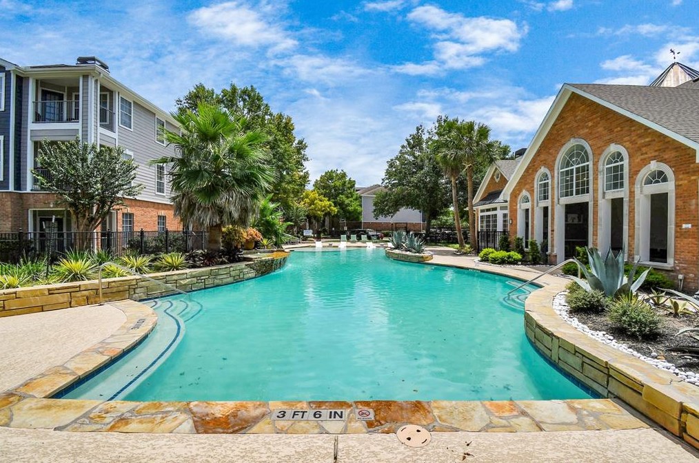 3225 Woodland Park Dr, Houston TX  77082-7603 exterior