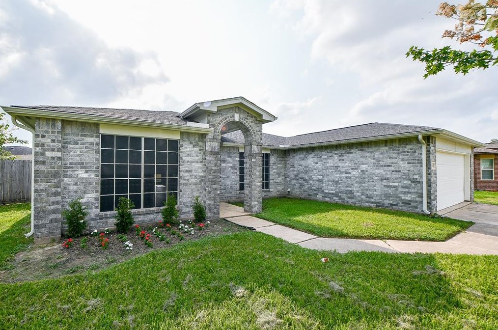16618 Ripple Ridge Dr, Houston TX  77053-5348 exterior