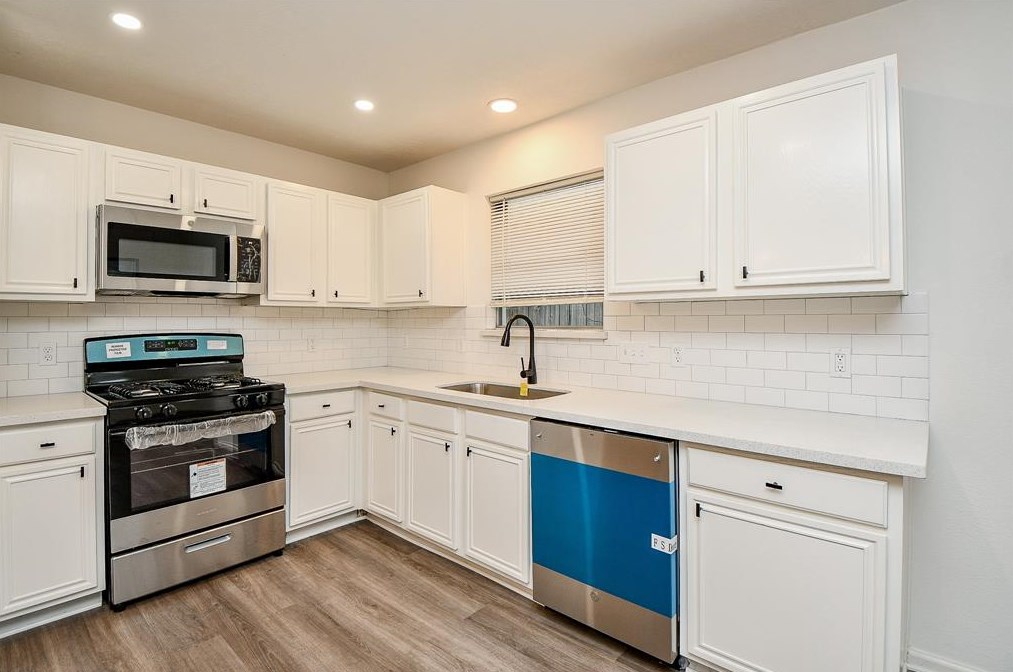 16618 Ripple Rdg Dr, Houston TX  77053-5348 exterior