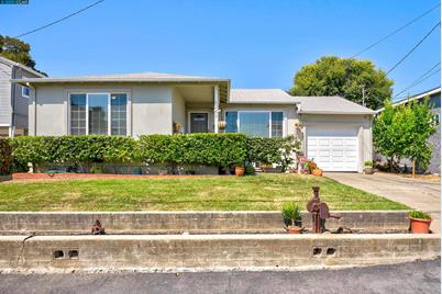 1265 Vine Ave - Photo 1