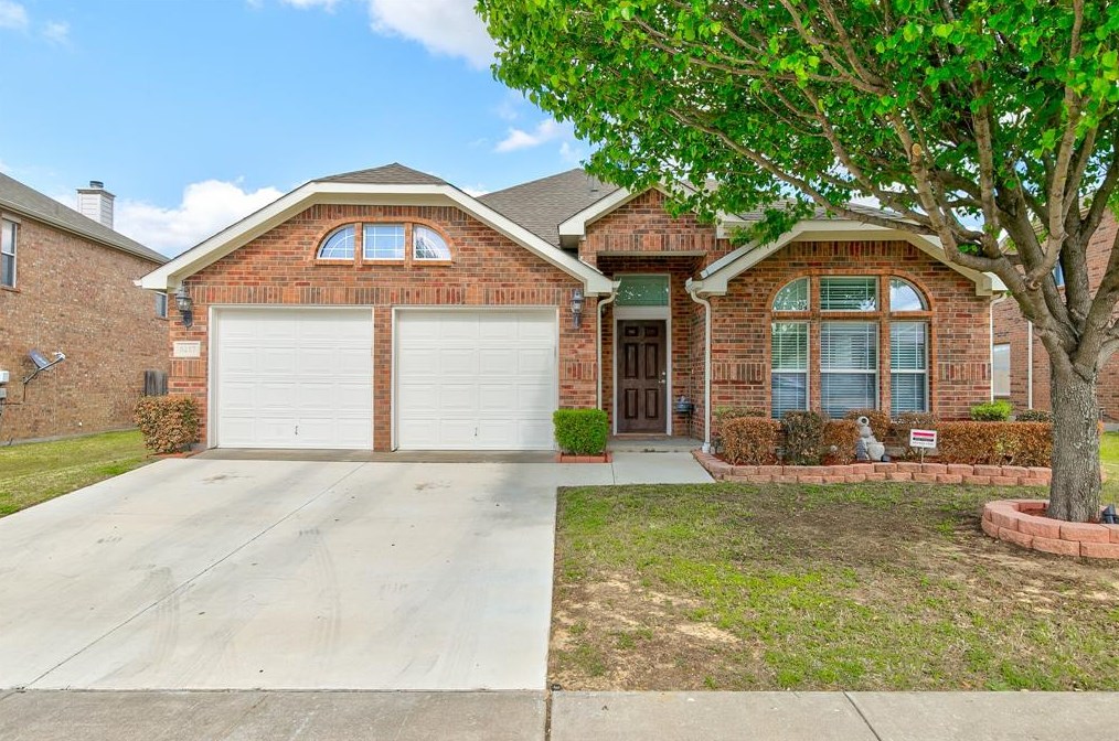 8217 San Jose St Arlington Tx 76002 Mls 14561366 Coldwell Banker 8217 San Jose St Arlington Tx 76002, Mike’s Garage Door