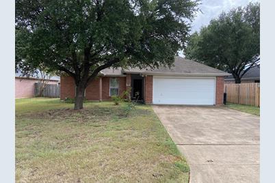 415 Preston Drive - Photo 1