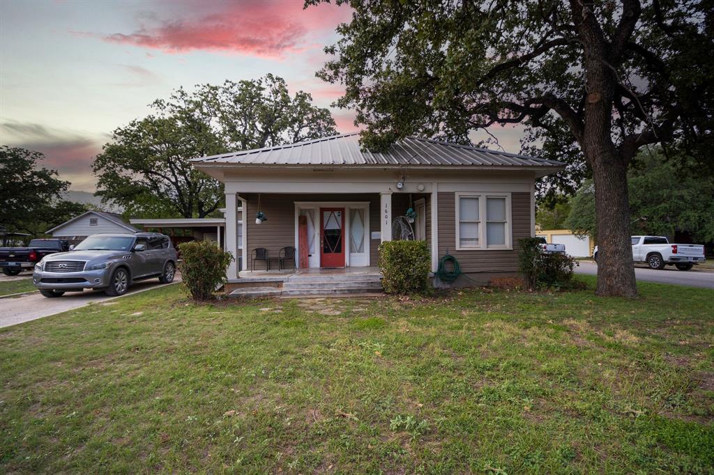 1601 Ave C, Brownwood, TX 76801 - MLS 14679903 - Coldwell Banker