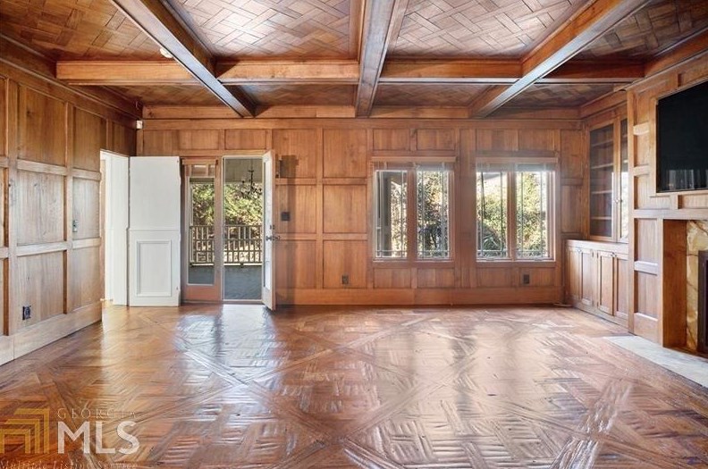 2602 Pineview Dr, Decatur GA  30030-1633 exterior