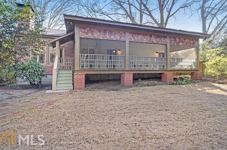 2602 Pineview Dr, Decatur GA  30030-1633 exterior