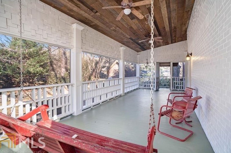 2602 Pineview Dr, Decatur GA  30030-1633 exterior