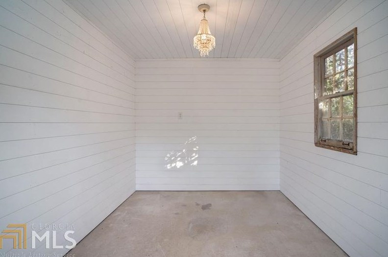 2602 Pineview Dr, Decatur GA  30030-1633 exterior