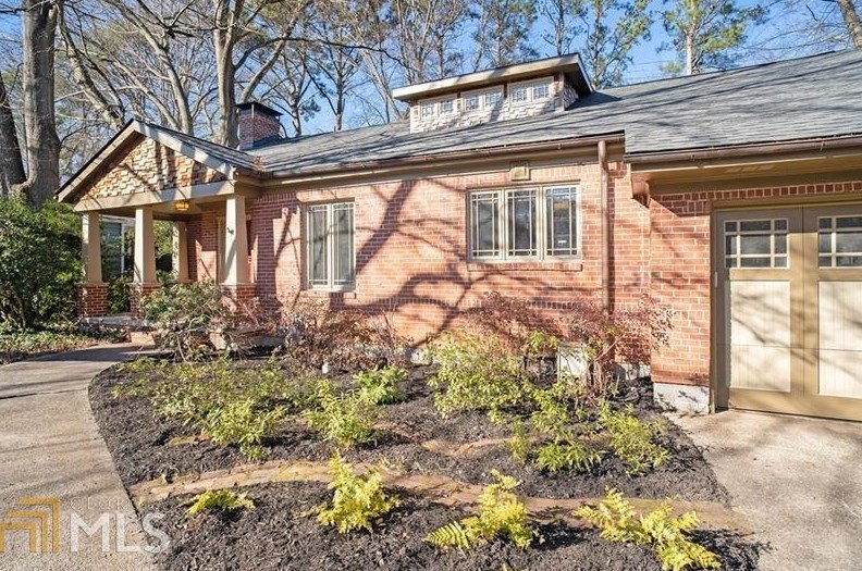 2602 Pineview Dr, Decatur GA  30030-1633 exterior