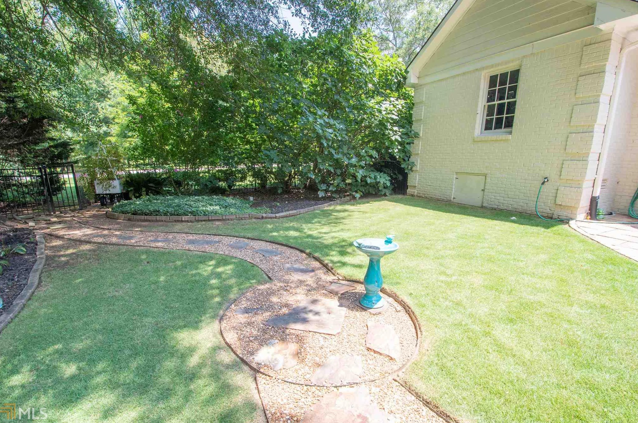 110 Hillsborough Dr, Athens GA 30606-6424 exterior