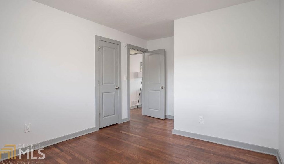 566 Woods St, Atlanta GA  30318-4740 exterior