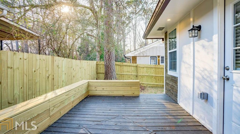 566 Woods St, Atlanta GA  30318-4740 exterior
