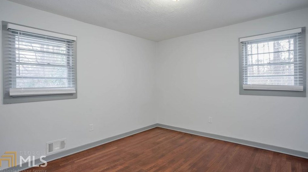 566 Woods St, Atlanta GA  30318-4740 exterior